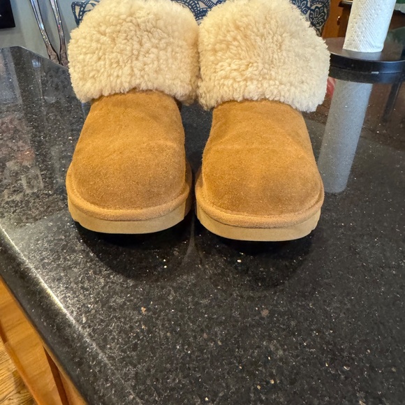 Ugg Tasman braid ultra mini boots in size 8 - Picture 8 of 9